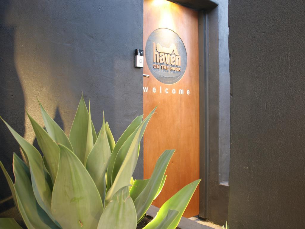 Haven On The Park Hotel Пърт Екстериор снимка