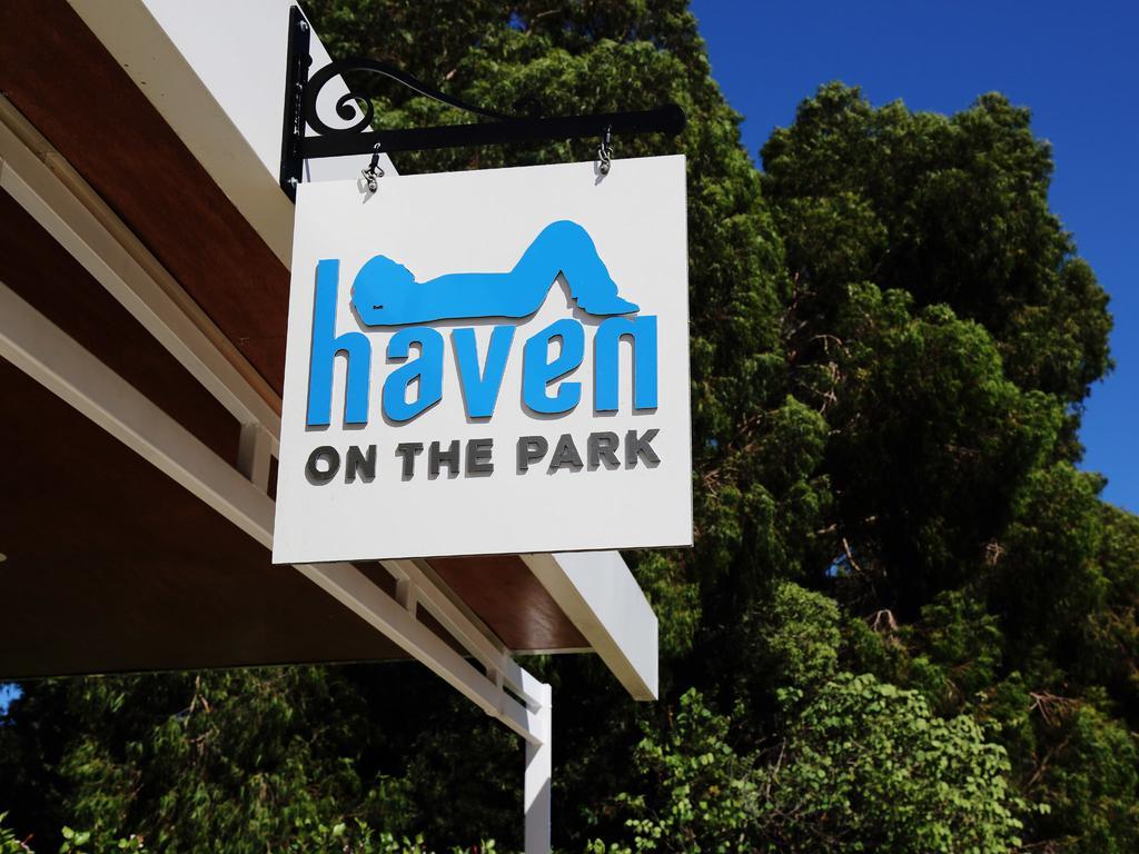 Haven On The Park Hotel Пърт Екстериор снимка